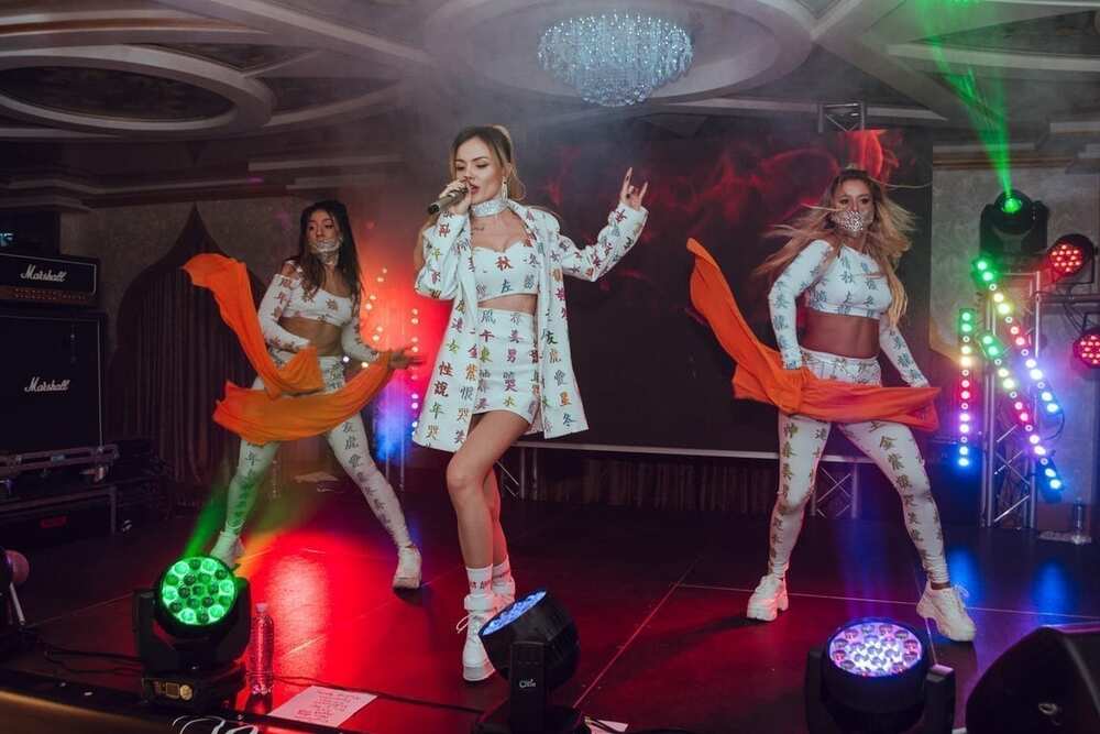 новорічна вечірка з MamaRika