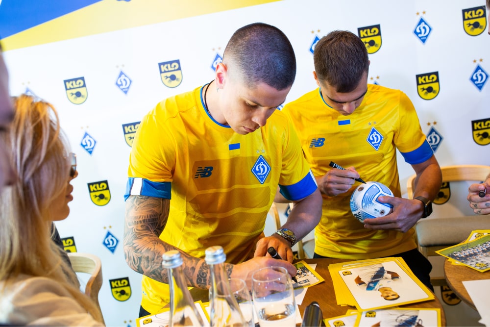 автограф-сесія